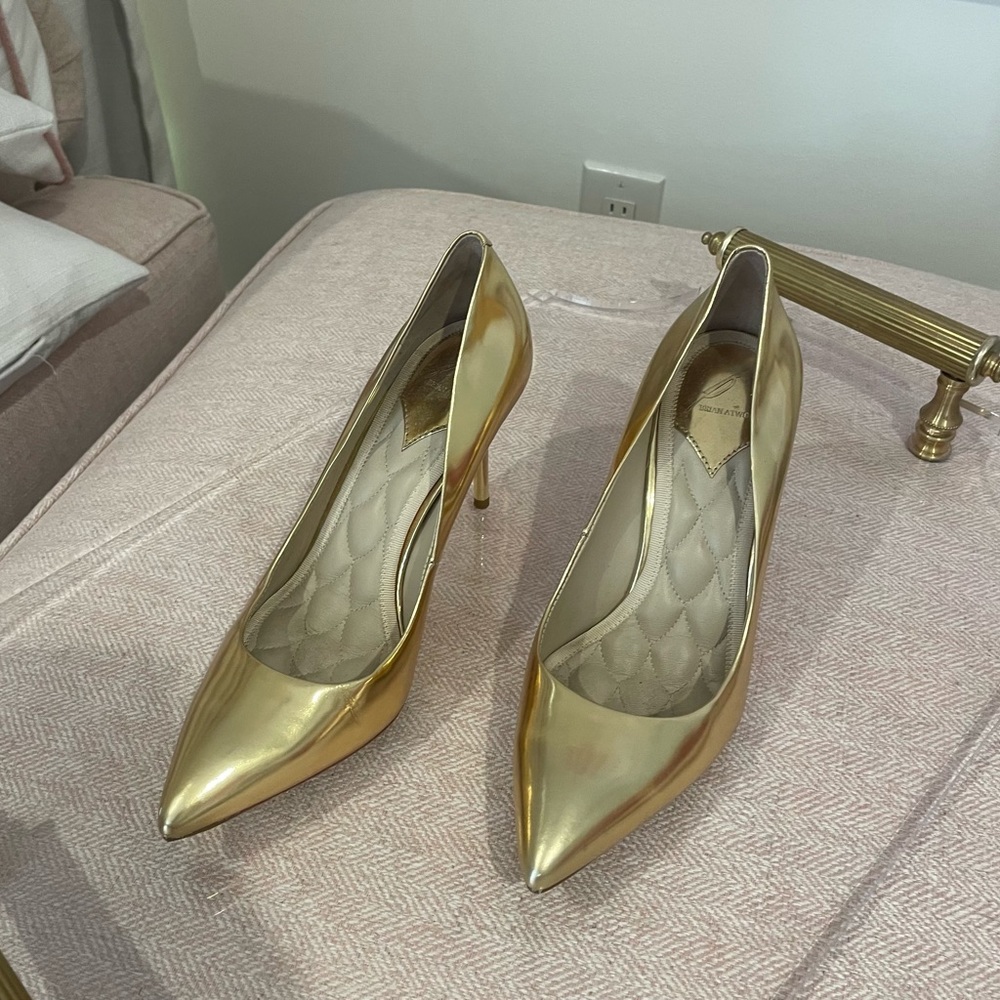 B Brian Atwood Gold Pumps